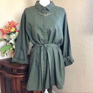 Ellen Tracy Belted Linen Button Down Shirt